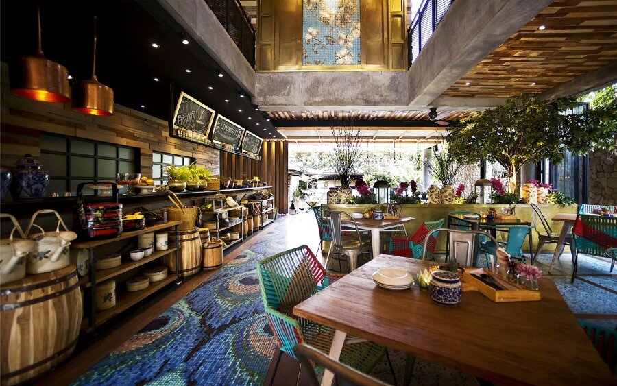 Lemongrass Restaurant Has a Modern Tropical Architecture (17)