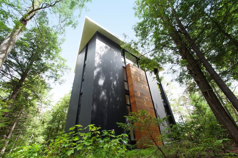 Sculptural House - Collaboration Between an Architect and a Sculptor in Bolton-Est, Québec (14)