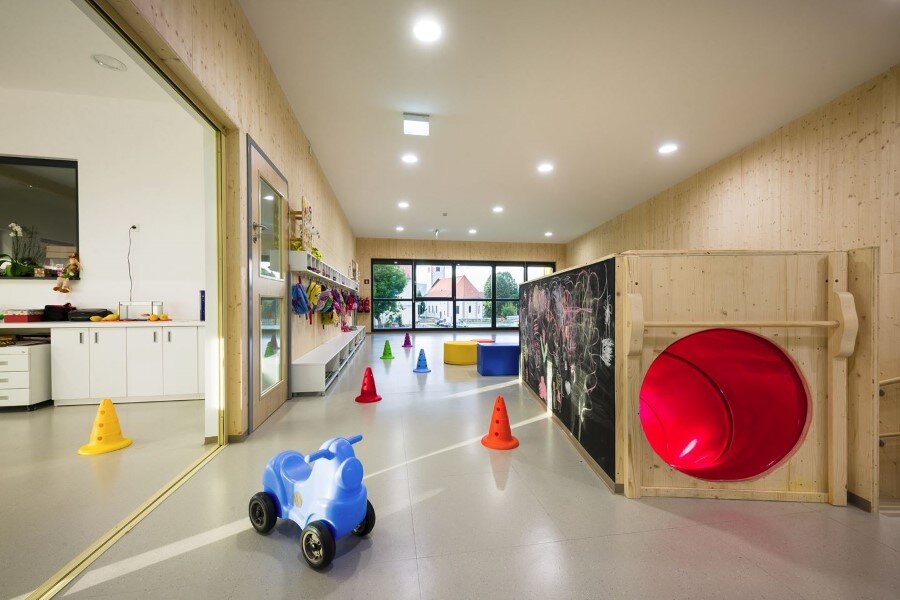 Šmartno Timeshare Kindergarten - Spaces Combined into one Learning Landscape (16)