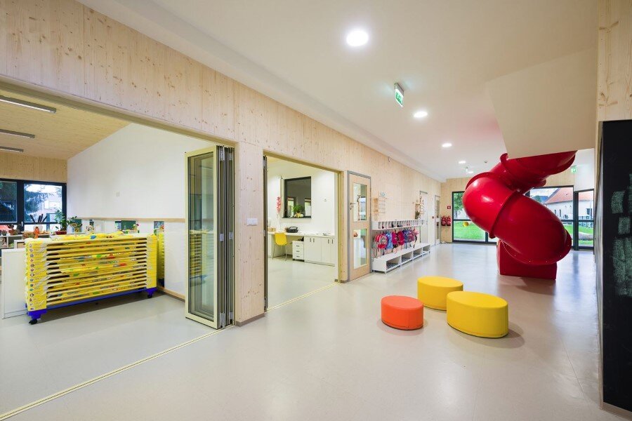 Šmartno Timeshare Kindergarten - Spaces Combined into one Learning Landscape (20)