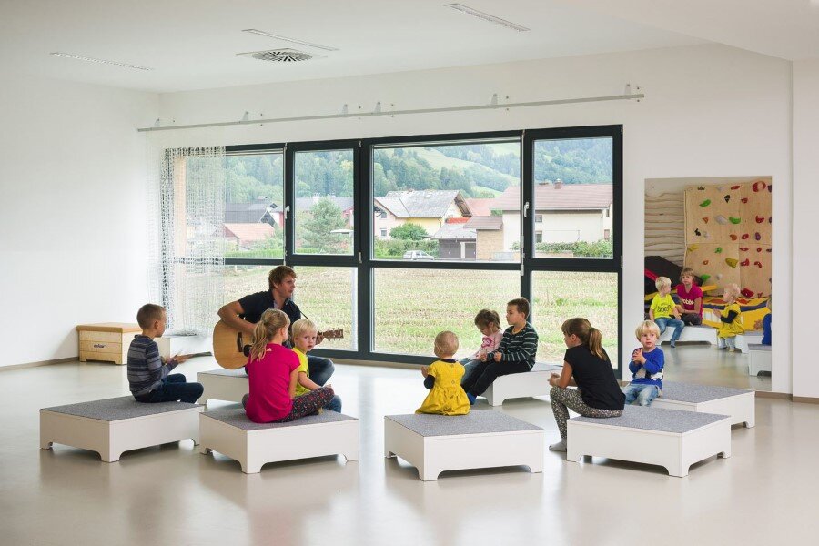 Šmartno Timeshare Kindergarten - Spaces Combined into one Learning Landscape (4)