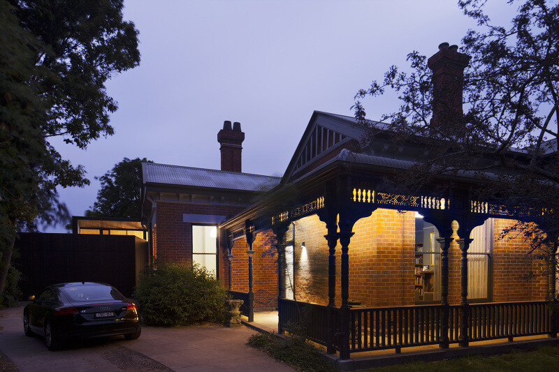 Contemporary Addition and Restoration to a Historic House (3)