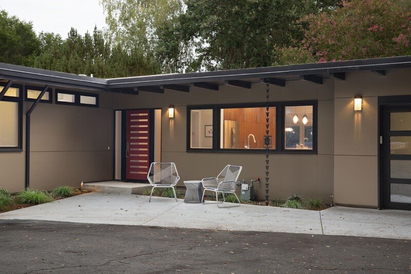 Mid-Century Modern House Remodeled for a Family of Five (8)
