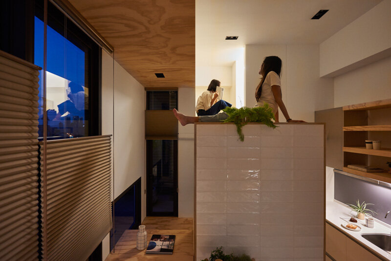 33 Square Meters Compact House with Innovative Vertical Architecture and Natural Decor (5)
