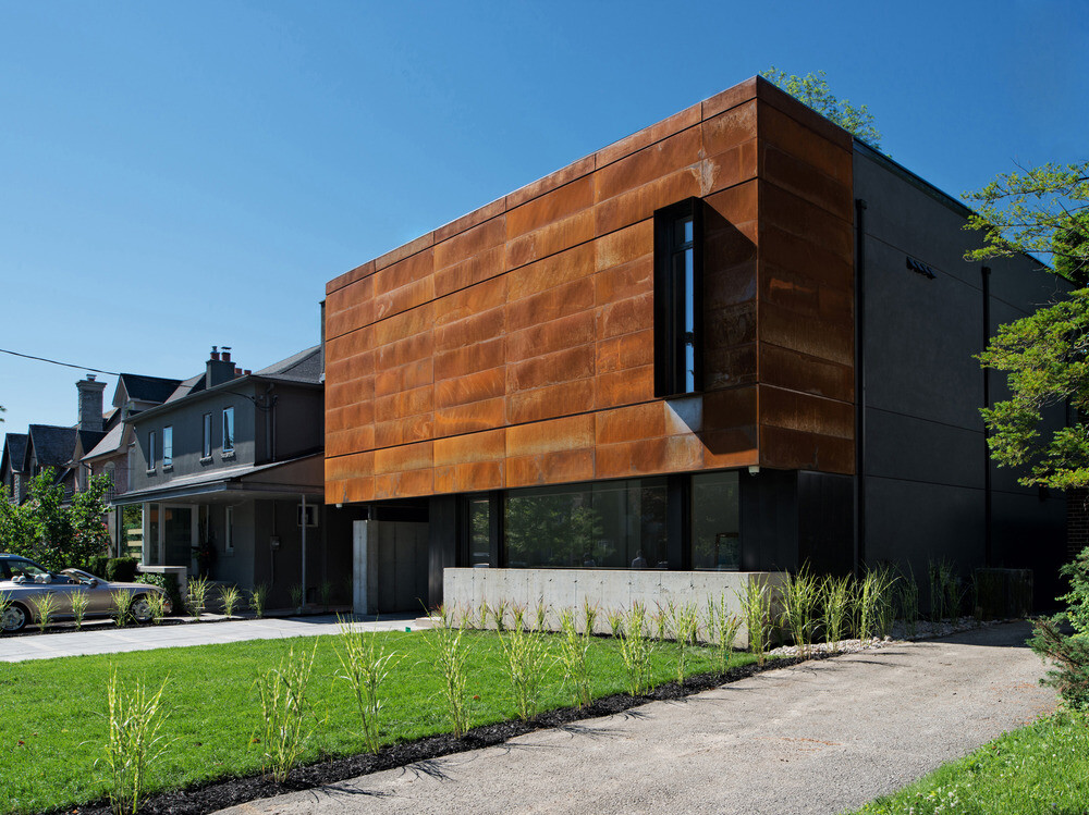 Heathdale Residence - smart home encased in Cor-Ten steel panels (10)