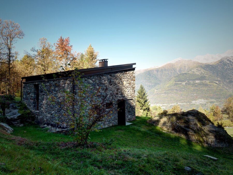 House VI Old Ruin Transformed into a Spectacular Mountain Residence (13)