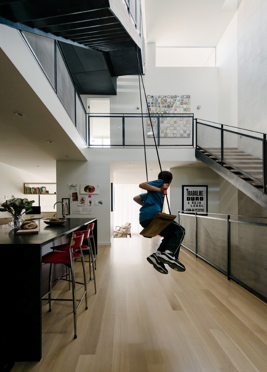 Unconventional Three-Story Atrium House in San Francisco (7)