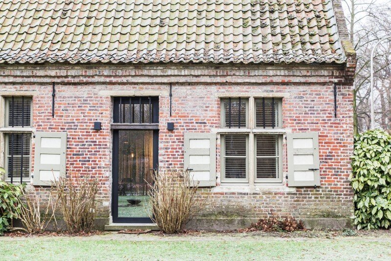Old Farmhouse Renovation - The Perfect Balance Between Old and New (14)