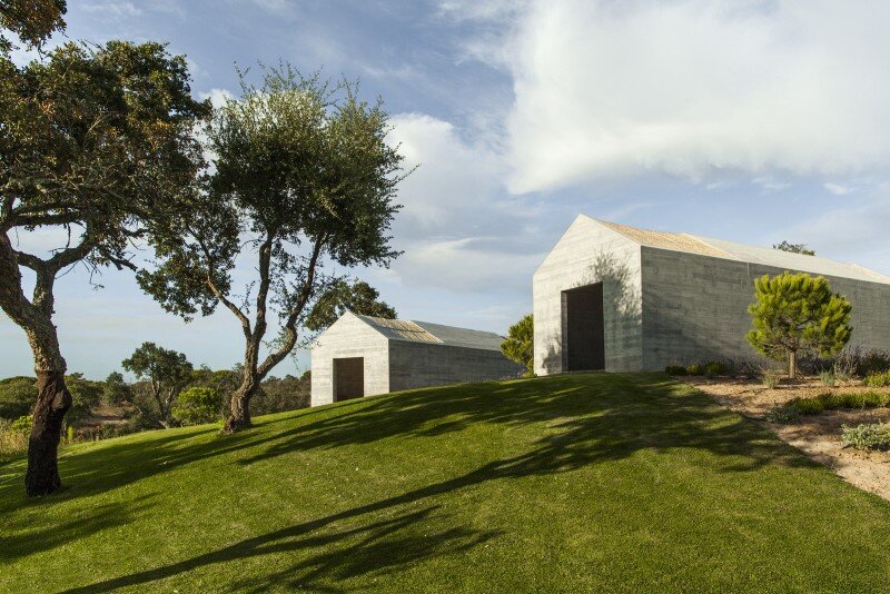 Traditional Portuguese Architecture Combined with a Contemporary Style Melides House (1)