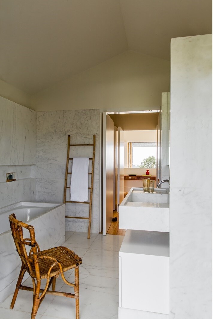 Traditional Portuguese Architecture Combined with a Contemporary Style Melides House (23)