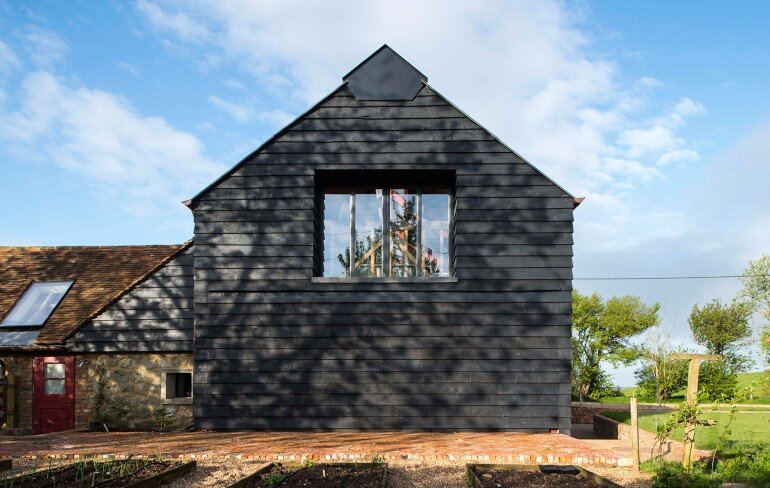 Ancient Party Barn - a Playful Re-working of Historic Agricultural Buildings (3)