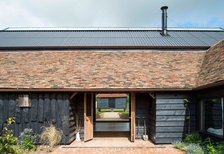 Ancient Party Barn - a Playful Re-working of Historic Agricultural Buildings (9)