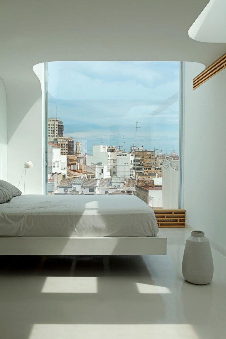 Valencia Penthouse Naturalness, Neutrality and Brightness (7)