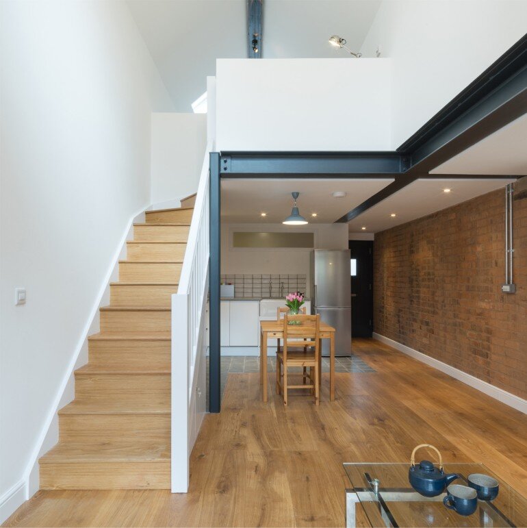 Writer’s Coach House by Intervention Architecture (3)