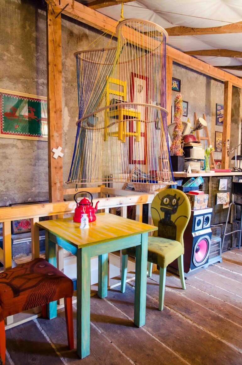 Acuarela Bistro is an Inviting Space for the Creative Community in Bucharest (19)