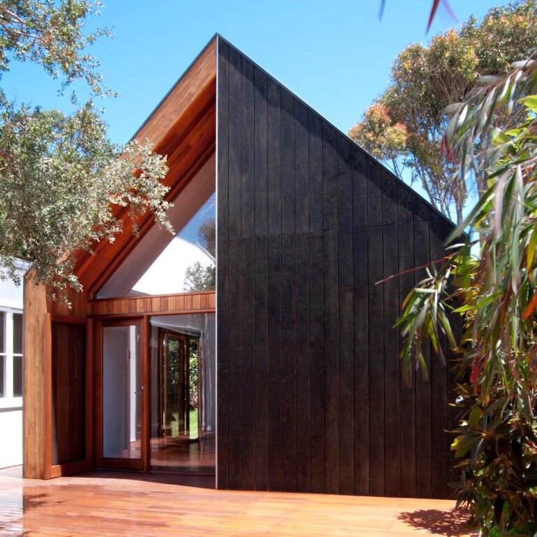 An Extensive Renovation of a Tiny Weatherboard Beach Shack (10)