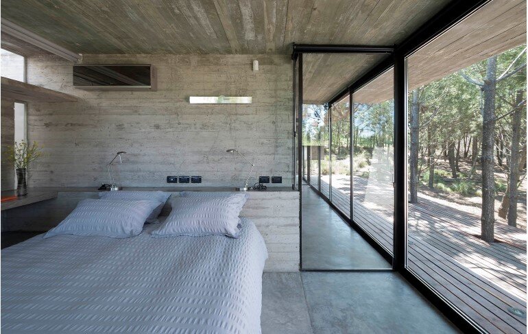 Concrete Holiday Retreat in Argentina by Luciano Kruk (18)