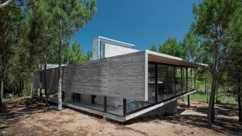 Concrete Holiday Retreat in Argentina by Luciano Kruk (21)