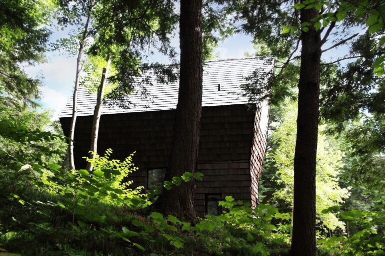 La Colombière Is A Refuge Perched In The Forest Reminding Us Of Bird Huts (10)