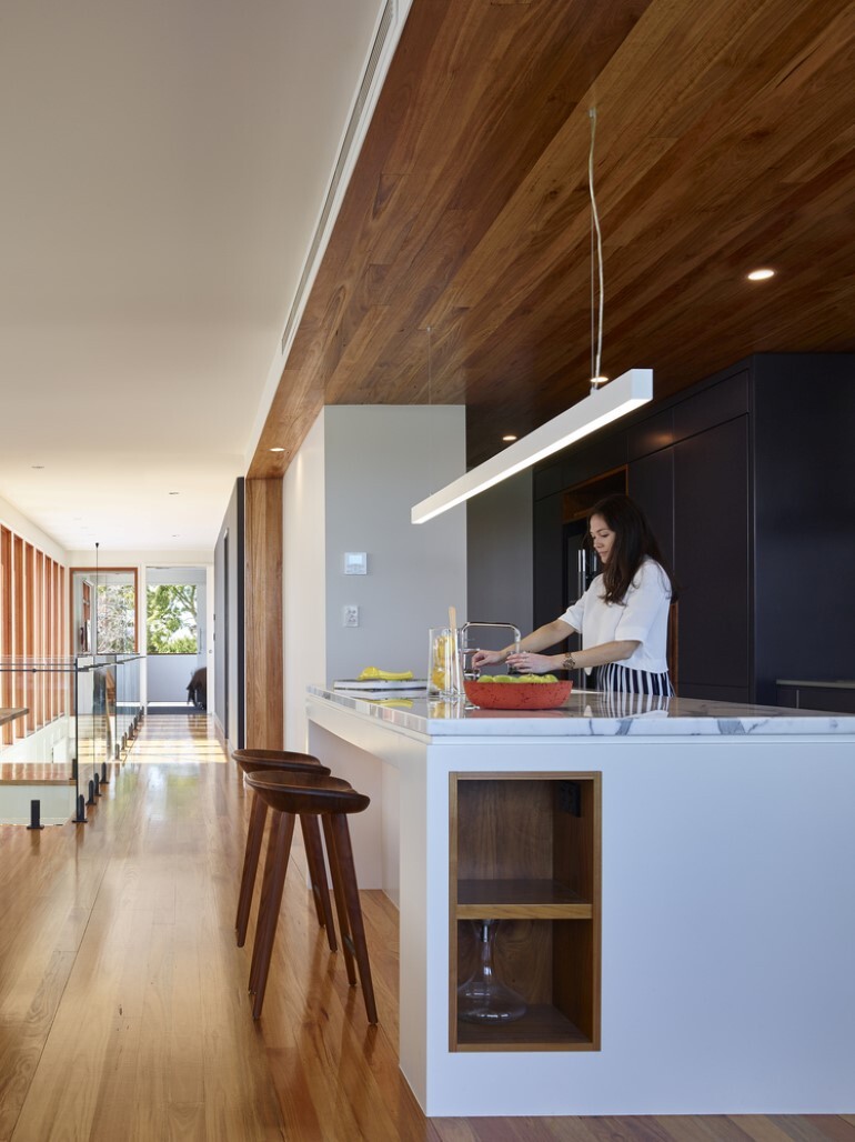 Nundah House Has Simple Forms Balanced with Contrasting Colours 3