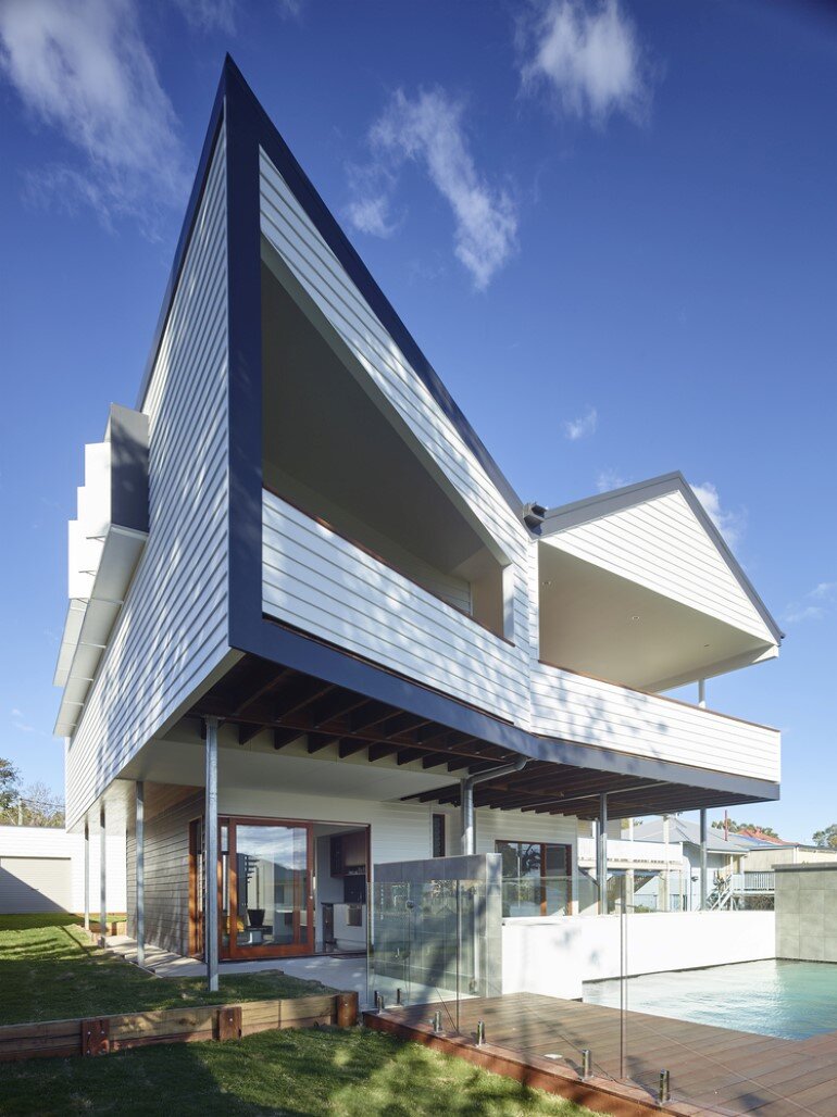 Nundah House Has Simple Forms Balanced with Contrasting Colours 9