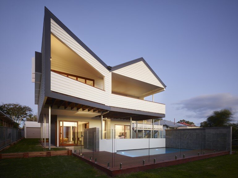 Nundah House Has Simple Forms Balanced with Contrasting Colours 1