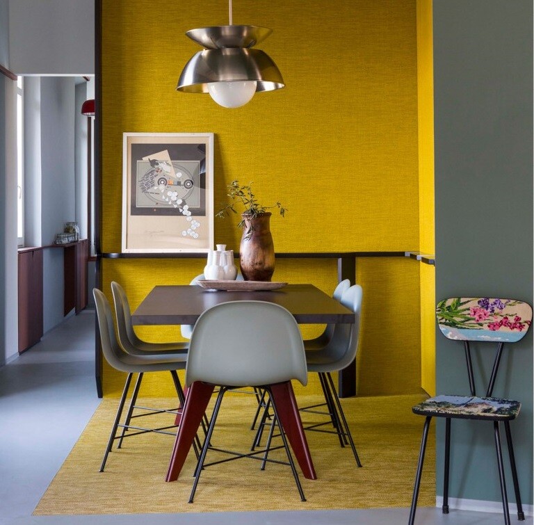 Promenade Apartment – Yellow and Gray Colors Give a True Retro Touch