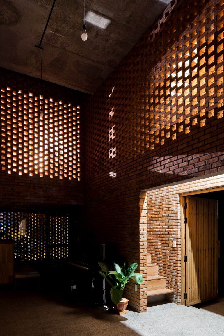 Termitary House Has an Architecture Inspired by Termite Nests (11)