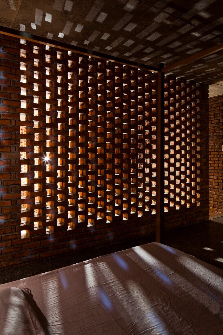 Termitary House Has an Architecture Inspired by Termite Nests (14)