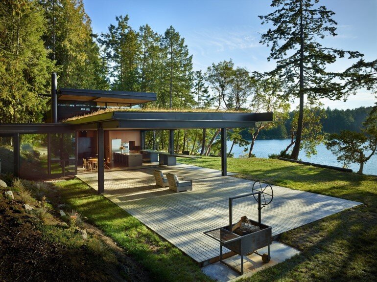This Waterfront Retreat is Embraced by Dense Woods (20)