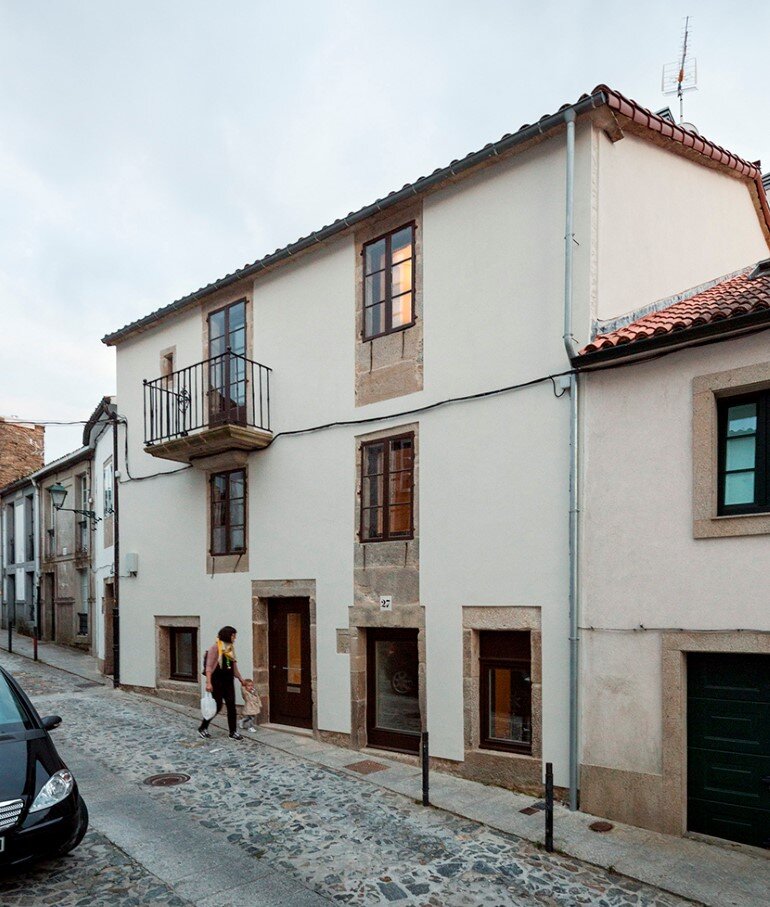Casa do Medio - Rehabilitation of a Traditional House (1)