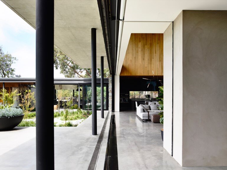 Concrete House Provide Strong Visual Connections Between Levels (9)