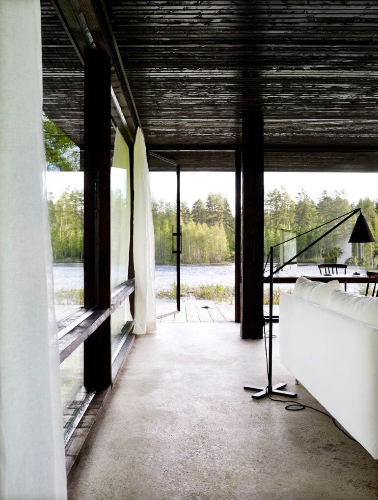 Lundnas House Combine Contemporary Aesthetics with Local Architectural Traditions (2)