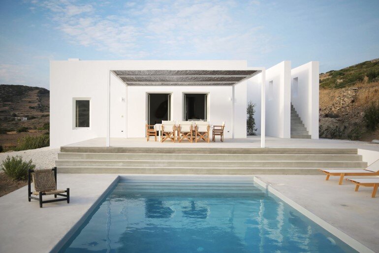 Modern and Minimalist House on the Island of Paros, Greece (1)