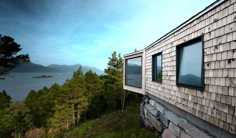 Straumsnes Holiday Cabin - Views Over a Norwegian Fjord 8
