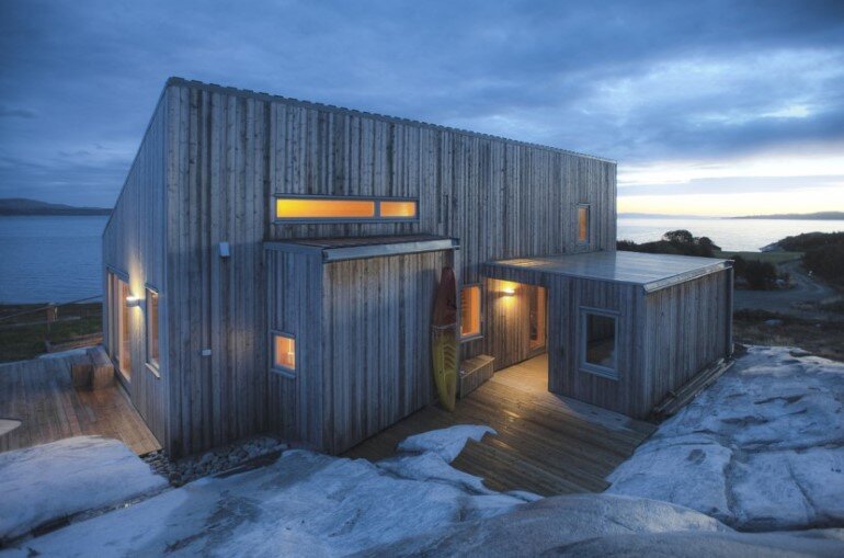Studwork House with Beamed Ceilings - Skardsøya Cabin (1)