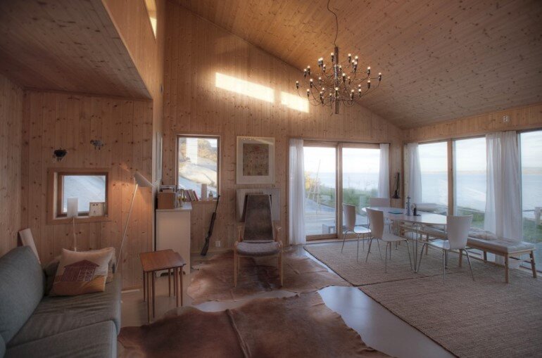 Studwork House with Beamed Ceilings - Skardsøya Cabin (3)