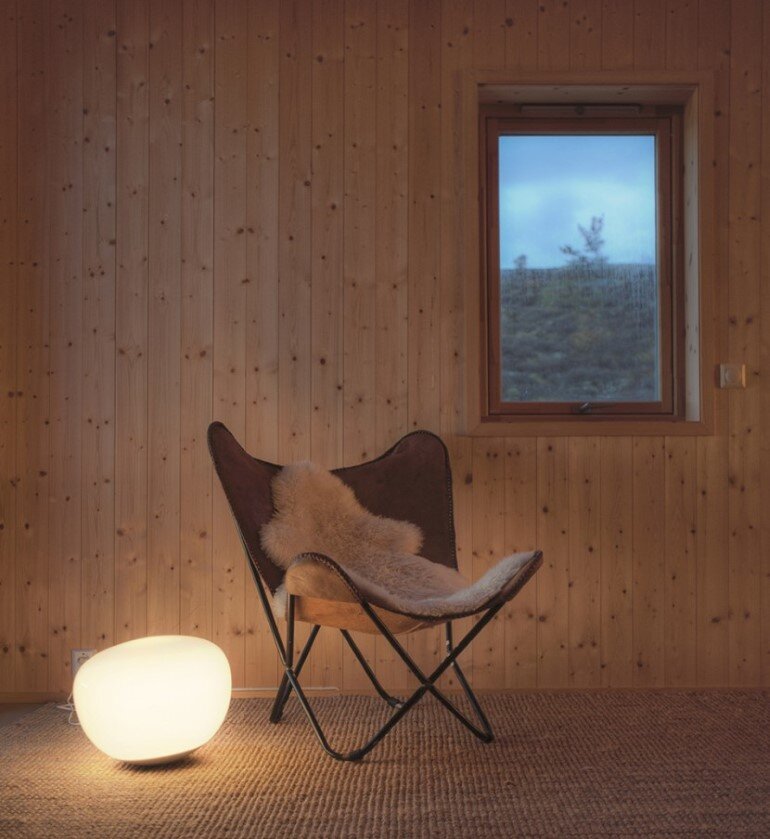 Studwork House with Beamed Ceilings - Skardsøya Cabin (5)