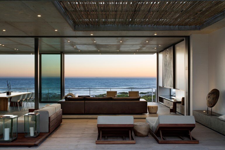 The Pearl Bay House is Modern, Minimal and Maximises the Sensational Ocean Views (4)