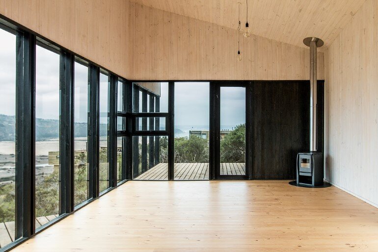 Wooden Beach House Integrated in a Spectacular Coastal Landscape (3)