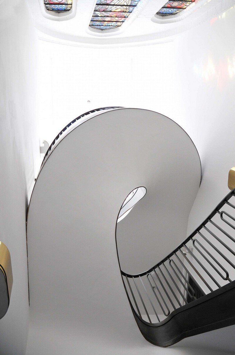 Cantilevered Helical Staircase with Gun Metal Finish (11)