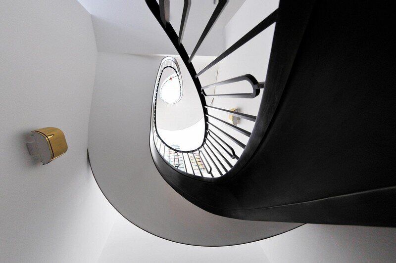 Cantilevered Helical Staircase with Gun Metal Finish (8)