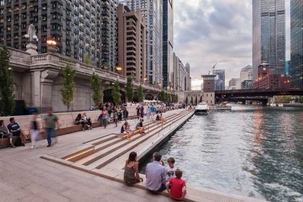 Chicago Riverwalk by Sasaki Associates