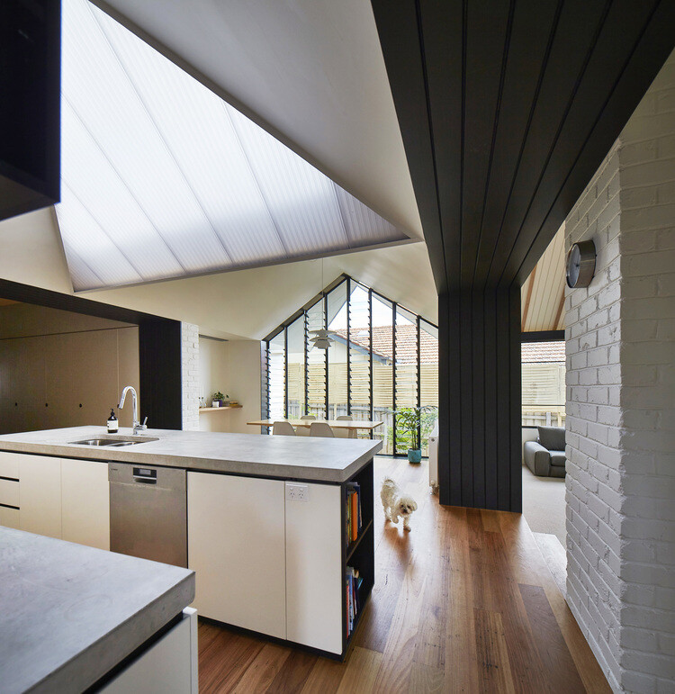 Hip and Gable House - Extension of a Californian Bungalow (11)