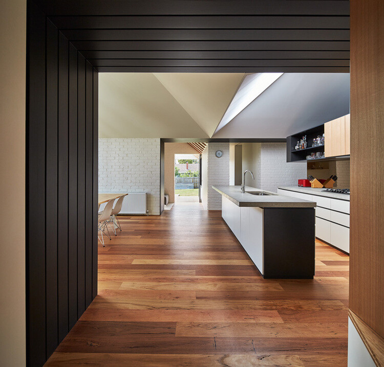 Hip and Gable House - Extension of a Californian Bungalow (14)