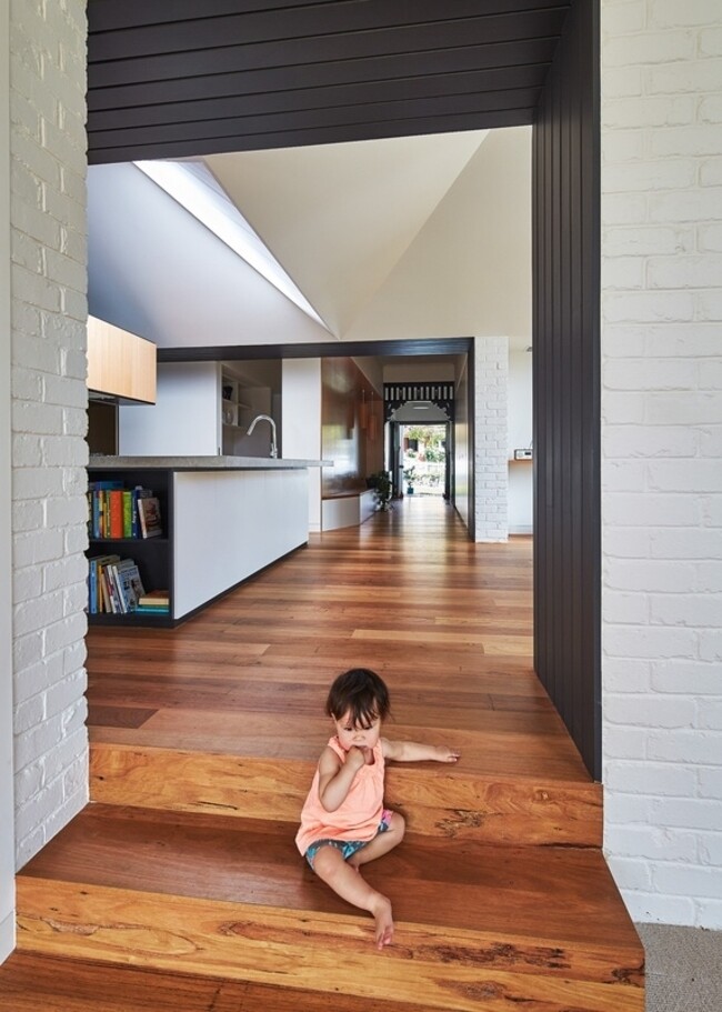 Hip and Gable House - Extension of a Californian Bungalow (8)