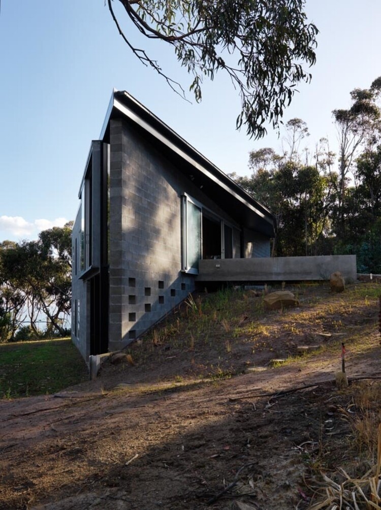 House at Big Hill by Kerstin Thompson Architects (16)