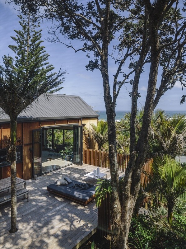 Motutara House in Muriwai Beach, New Zealand (8)
