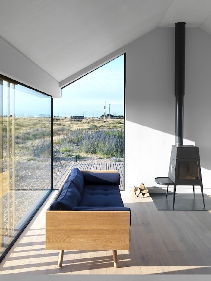 Pobble House - Contemporary Cottage Decorated in Minimalist Style (6)