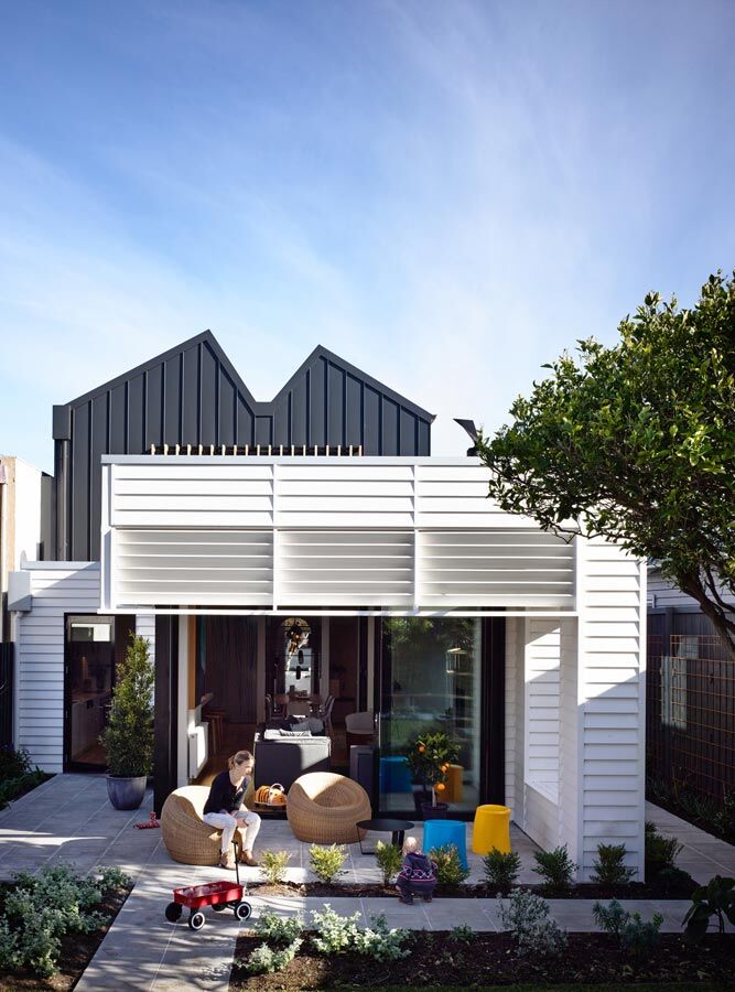 Sandringham House - Double-Fronted Weatherboard Converted into a Cozy Home (20)